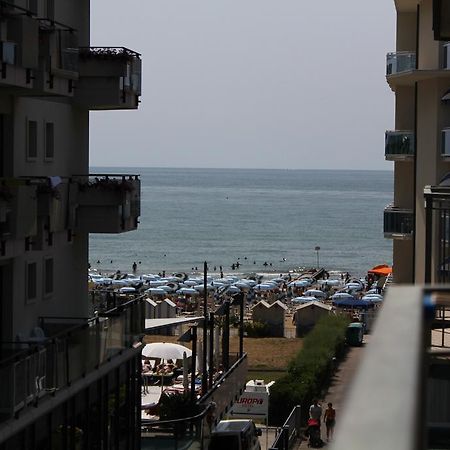 Hotel Azzorre Lido di Jesolo Eksteriør billede