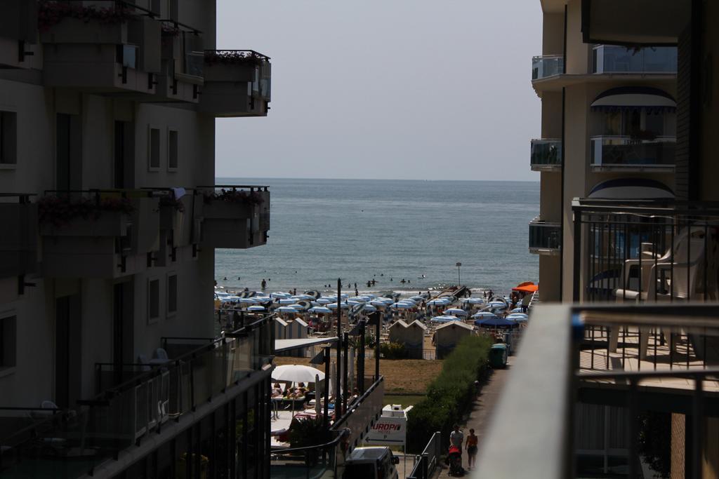 Hotel Azzorre Lido di Jesolo Eksteriør billede