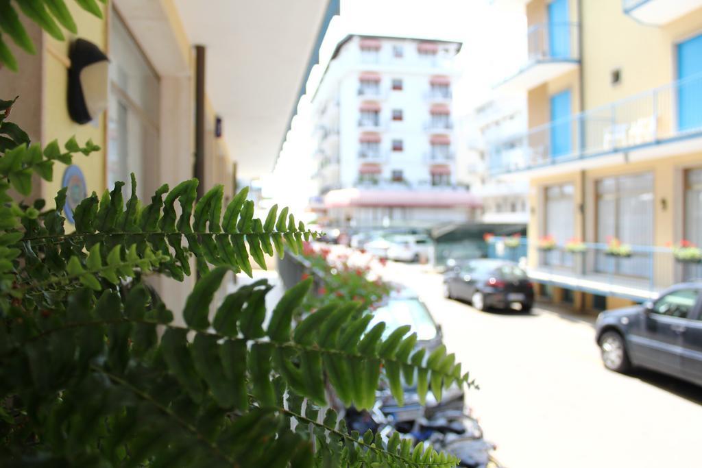Hotel Azzorre Lido di Jesolo Eksteriør billede