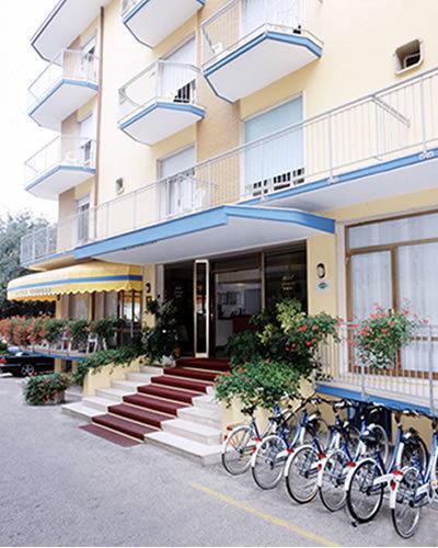 Hotel Azzorre Lido di Jesolo Eksteriør billede