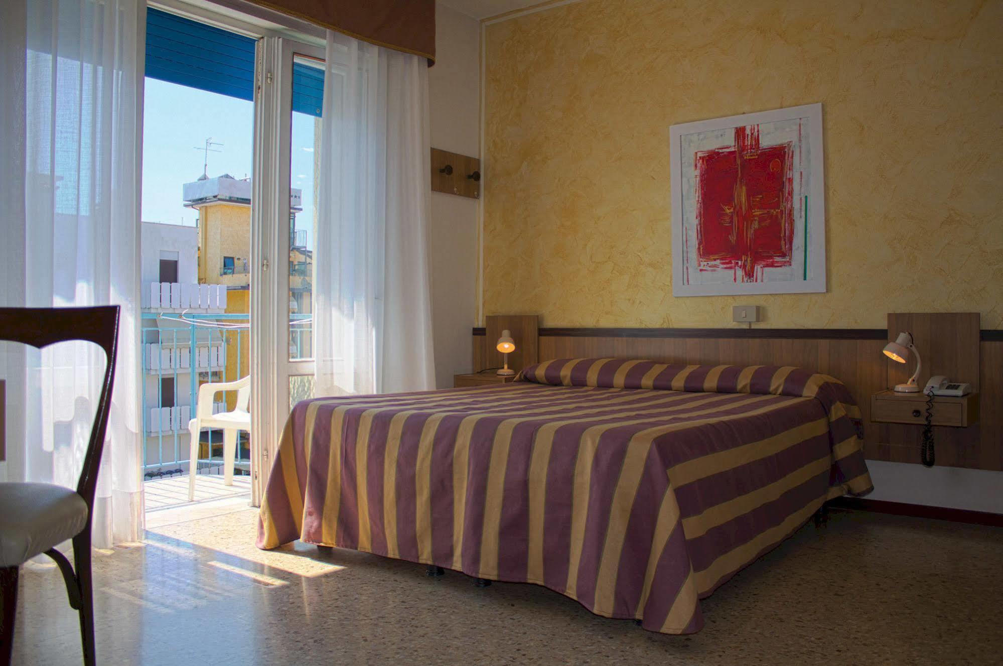 Hotel Azzorre Lido di Jesolo Eksteriør billede